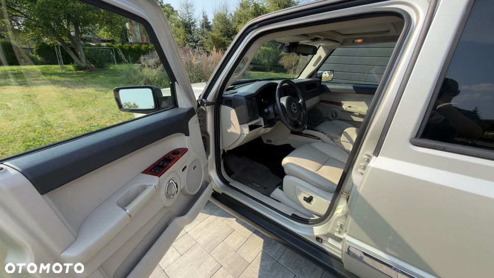 Jeep Commander 5.7 V8 Limited - 15