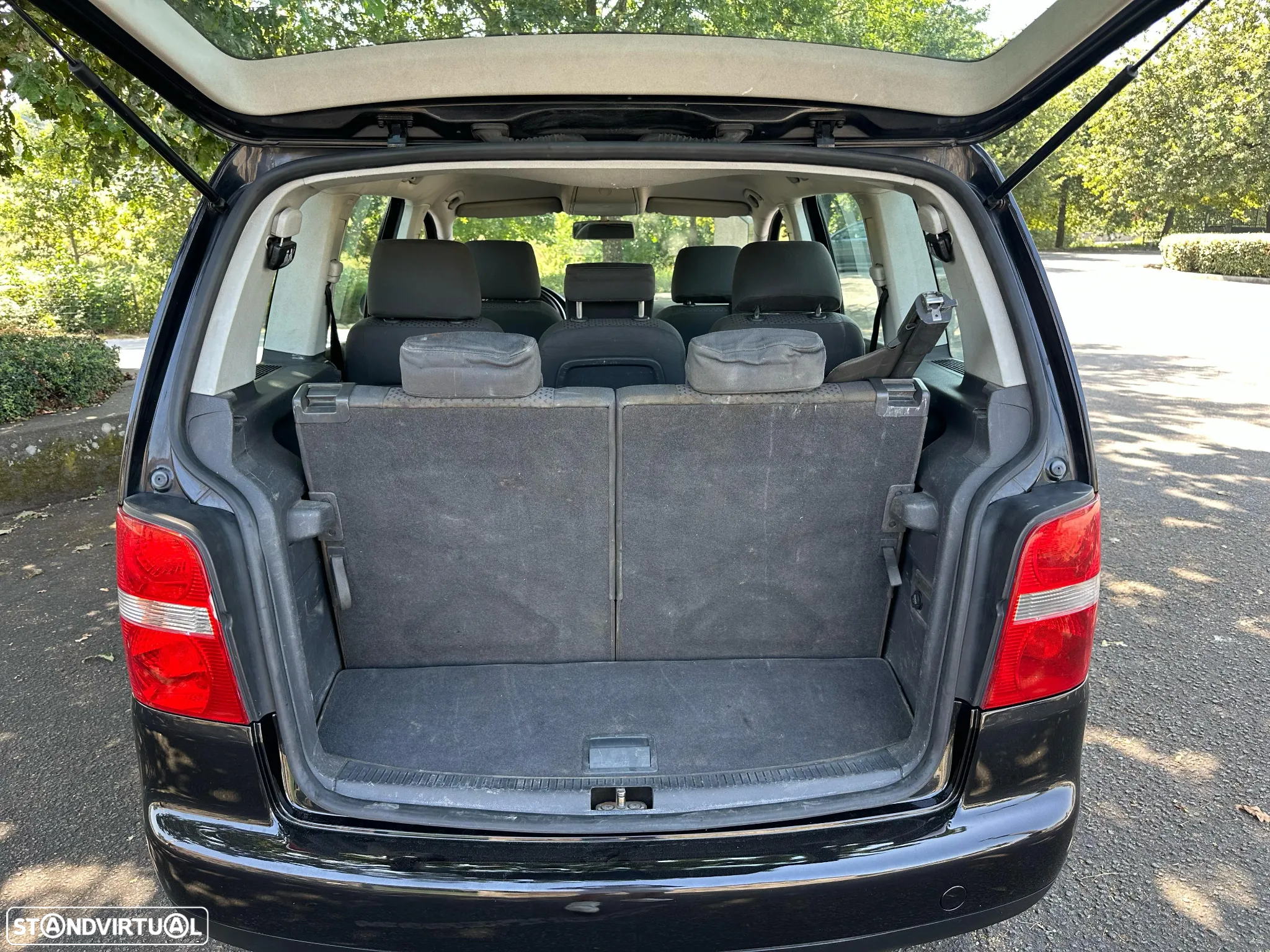 VW Touran 1.9 TDi Highline EC 7L - 18
