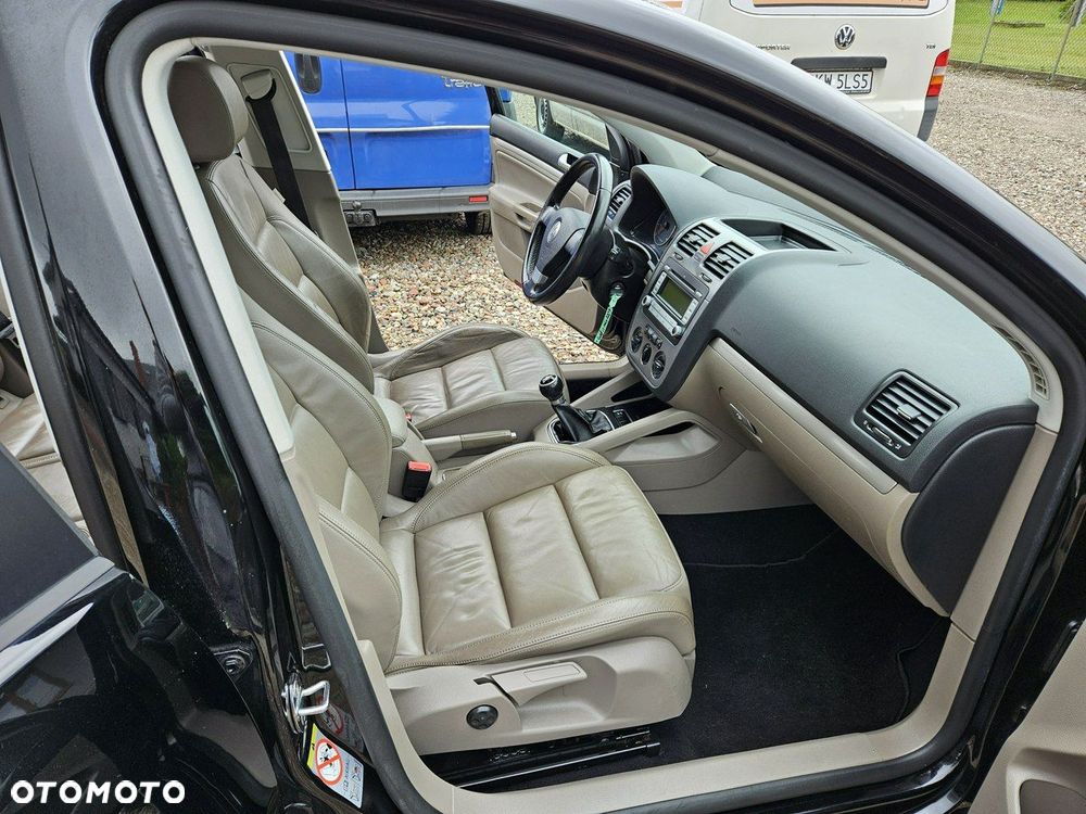Volkswagen Golf - 10