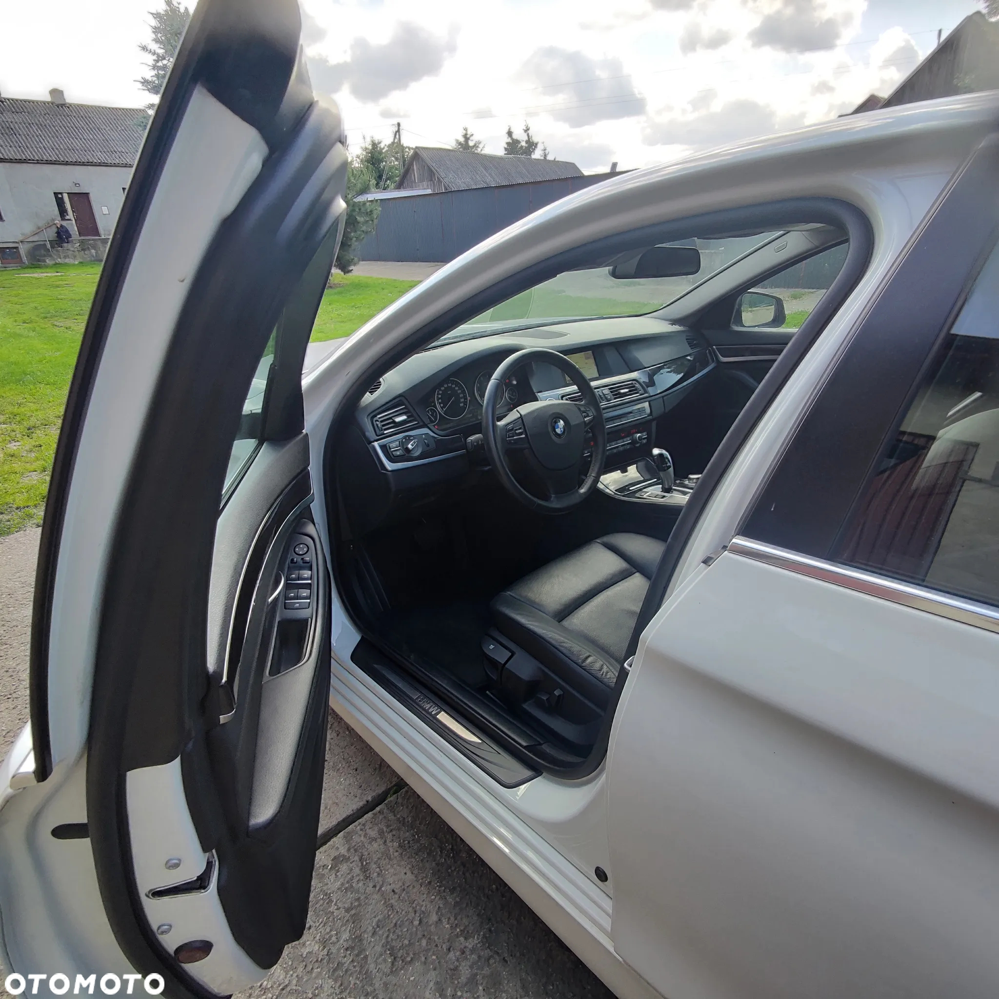 BMW Seria 5 520i GPF Luxury Line sport - 36