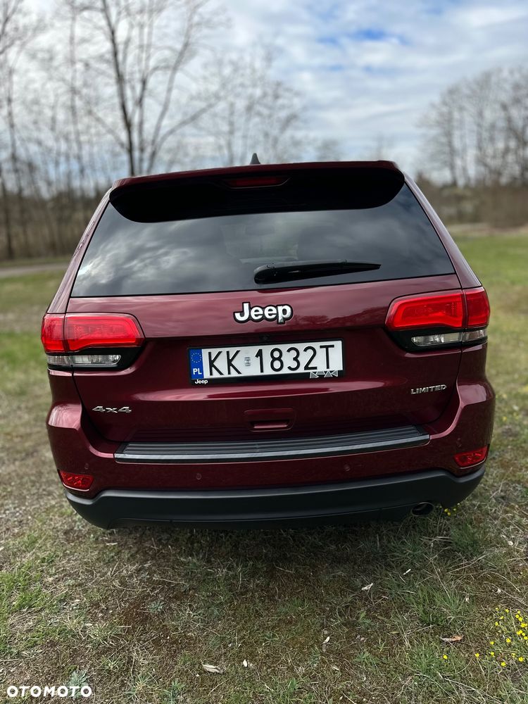Jeep Grand Cherokee - 26