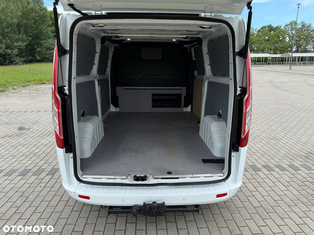 Ford TRANSIT CUSTOM - 18