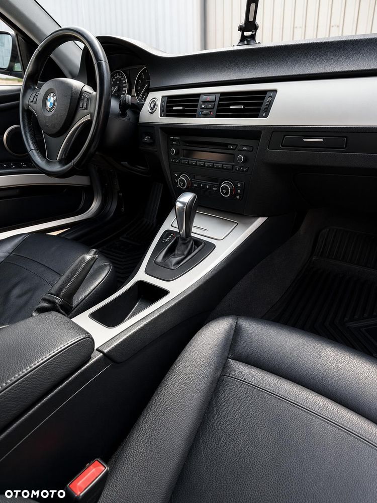 BMW Seria 3 330d - 14