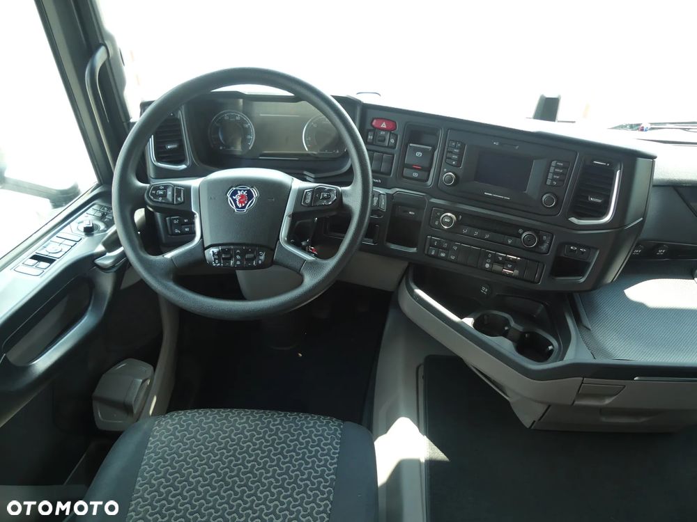 Scania R450 / EURO 6 / RETARDER / STANDARD / AUTOMAT / - 31