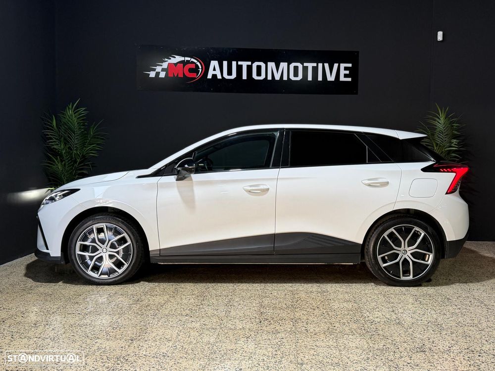 MG MG4 64 kWh Luxury - 2