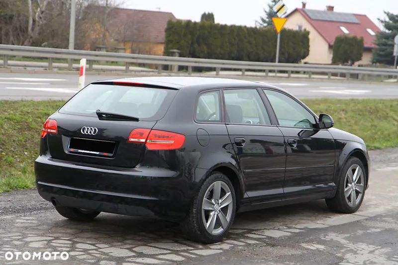 Audi A3 Sportback - 2