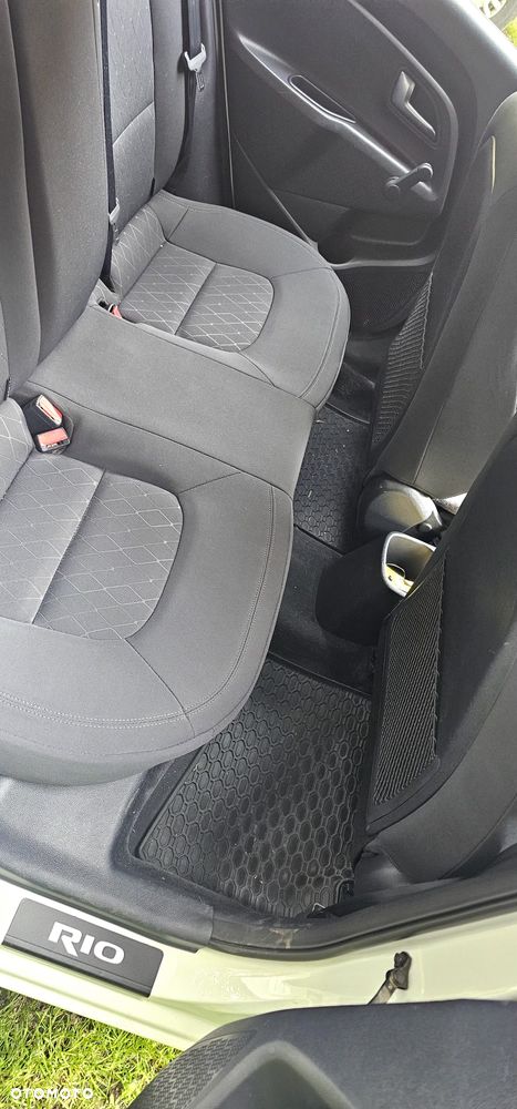 Kia Rio 1.4 M - 9