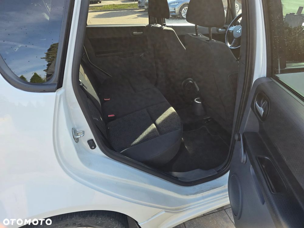 Mitsubishi Colt - 23