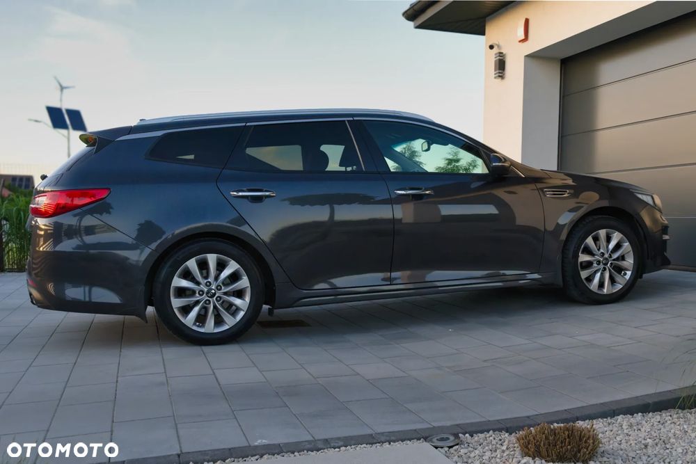 Kia Optima 2.0 L - 3
