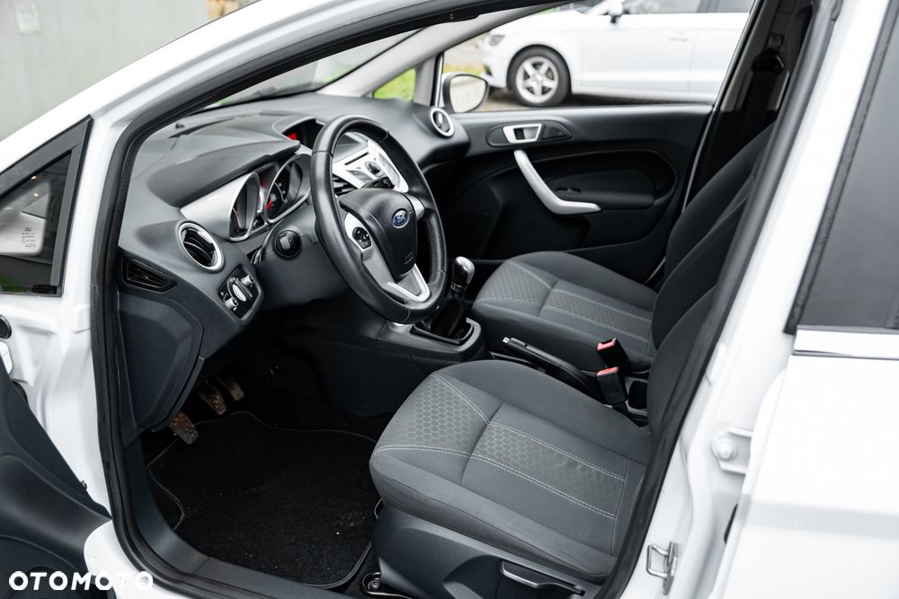 Ford Fiesta 1.6 Ti-VCT Titanium - 16