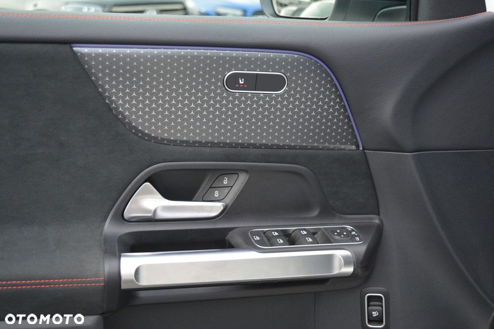 Mercedes-Benz GLB 200 d AMG Line 8G-DCT - 15