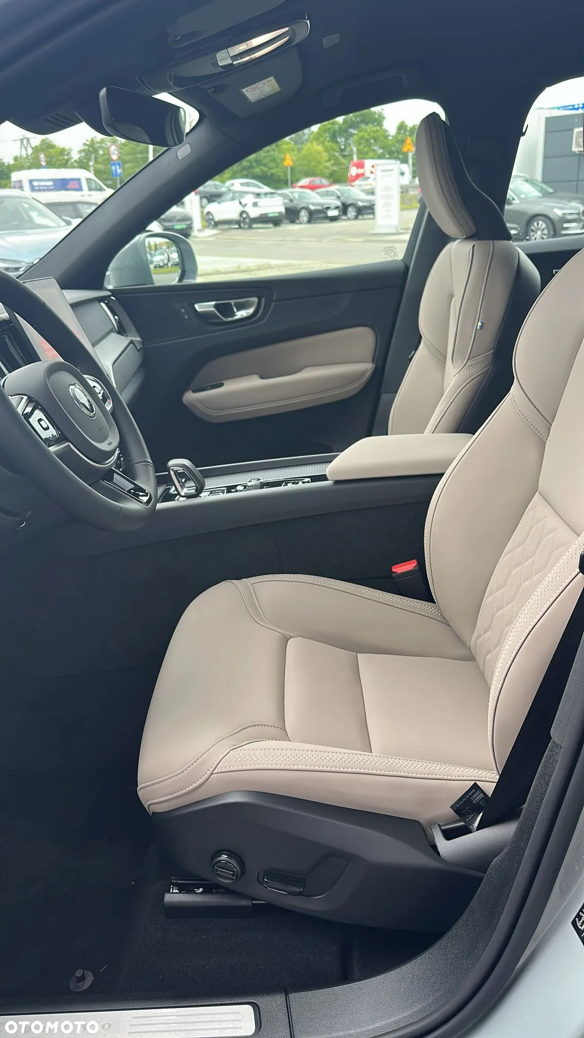 Volvo XC 60 T8 Plug-In Hybrid AWD Core - 4