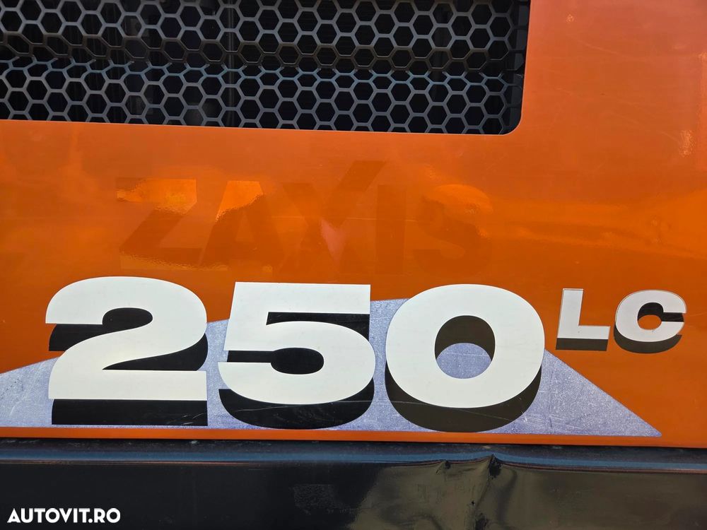 Hitachi ZX250LC-6, 2020, 4.294h, 28t, cupa NOUA 1,55mc, lant 95% bun doar 136h mars, Consum mediu 11l/h, 3 pompe hidr HITACHI, produs in JAPOANIA, inst picon pe brate, camera spate si laterale, Ad sapare 7,5m, posibil leasing, CA NOU-PROMOTIE 106.900 Eur - 23