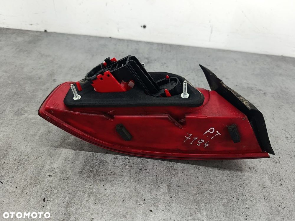 LAMPA TYLNA PRAWA ALFA ROMEO 159 F9395328 KOMBI - 6
