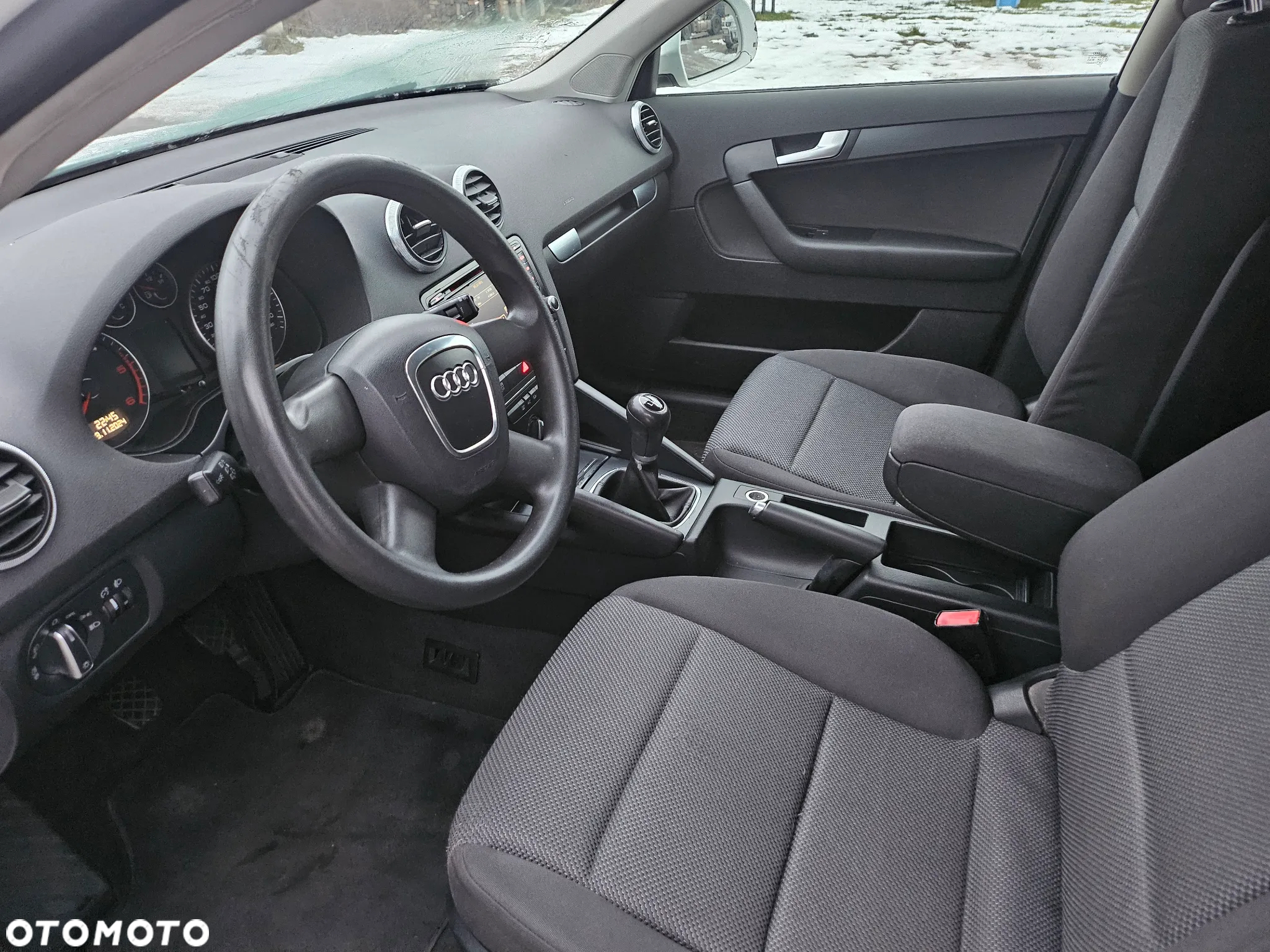 Audi A3 1.6 TDI Sportback DPF Ambiente - 17