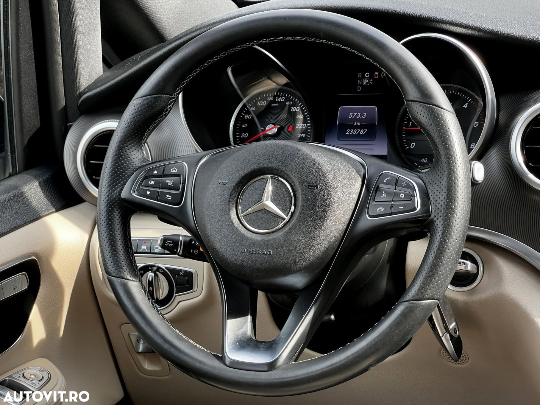 Mercedes-Benz V - 10