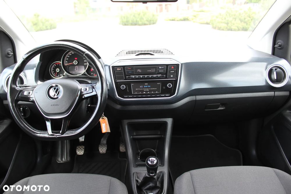 Volkswagen up! United - 6
