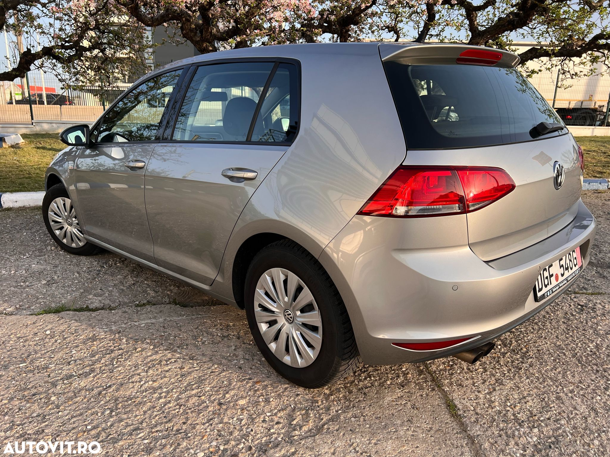 Volkswagen Golf 2.0 TDI DPF BMT DSG Comfortline - 18