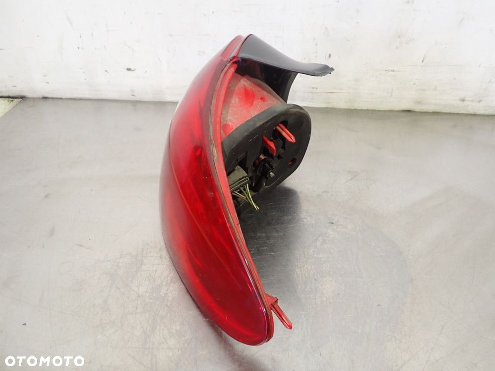 LAMPA PRAWA TYLNA PEUGEOT 207 - 3