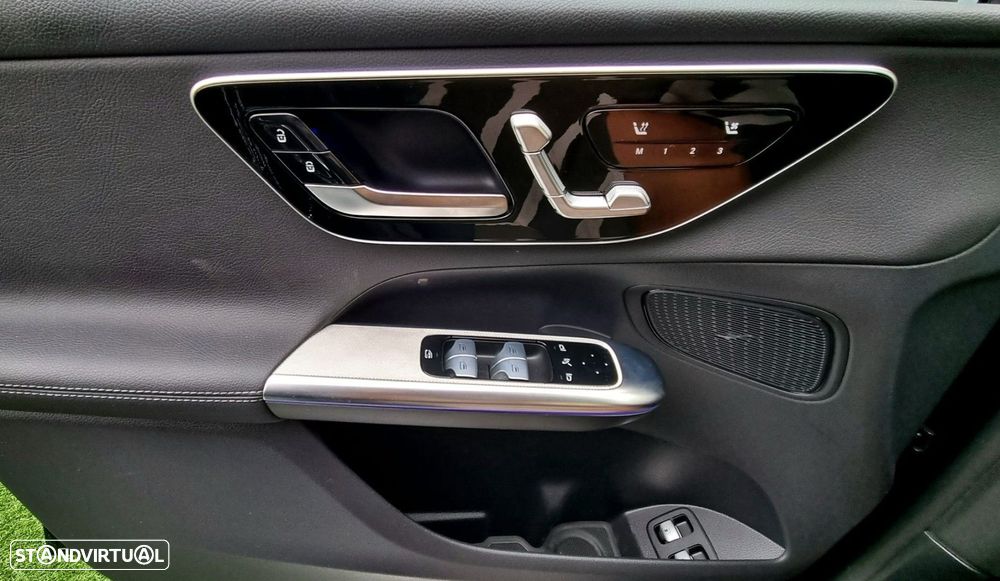 Mercedes-Benz GLC 300 e 4Matic - 27