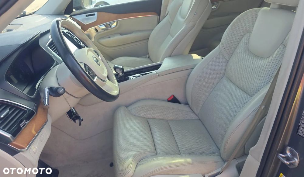 Volvo XC 90 - 20