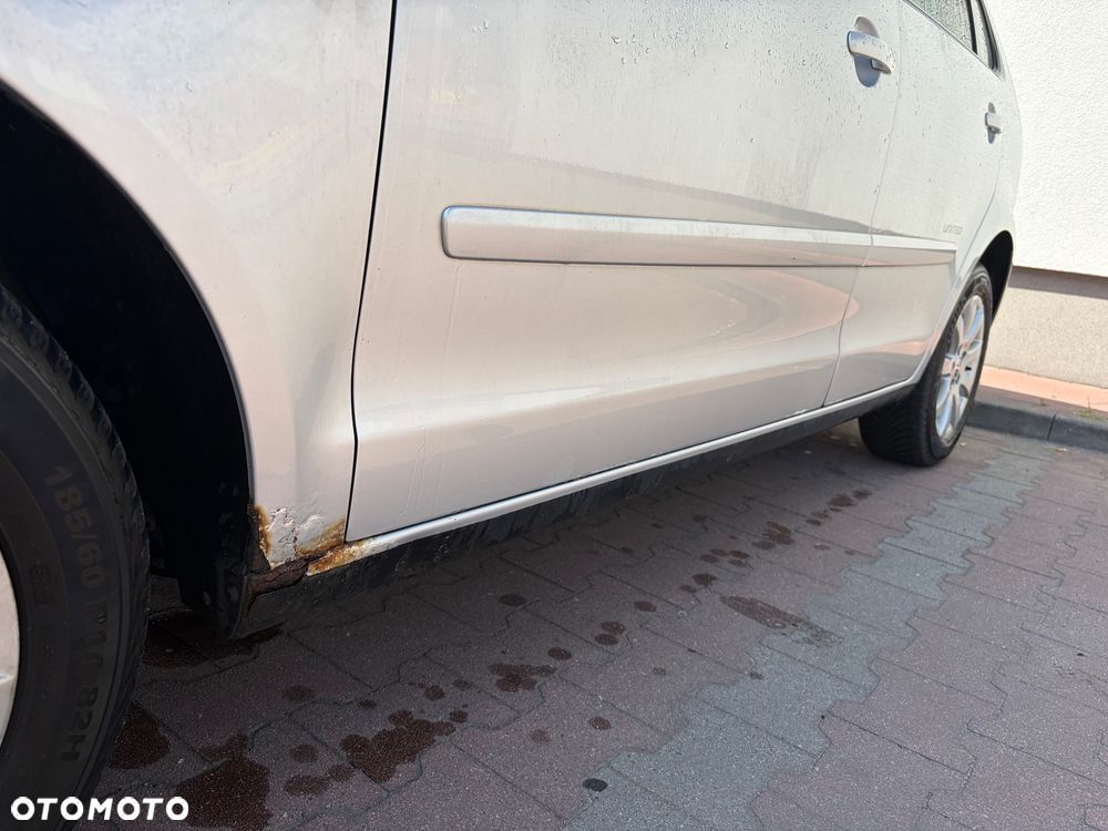 Volkswagen Polo 1.4 16V Comfortline - 11