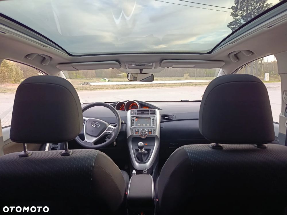 Toyota Verso 2.0 D-4D - 11