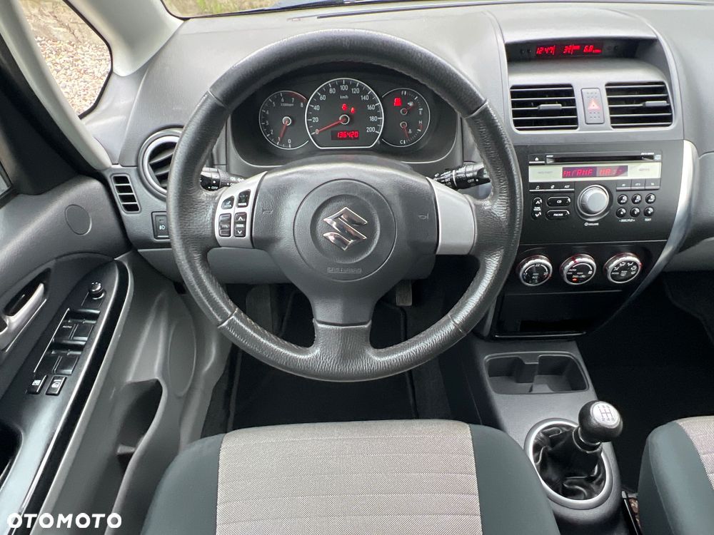 Suzuki SX4 1.6 VVT 4x2 Comfort - 16