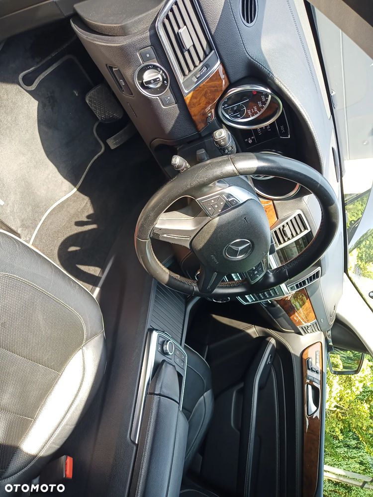 Mercedes-Benz ML - 10