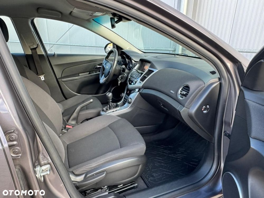Chevrolet Cruze 1.8 LTZ - 9
