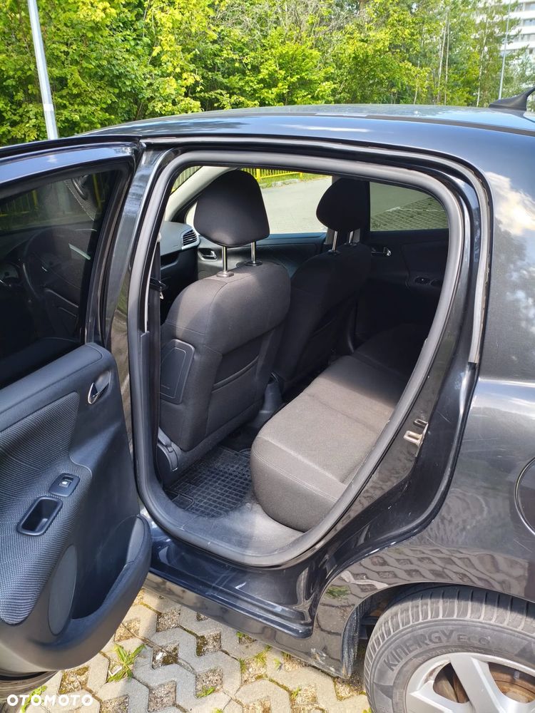 Peugeot 207 - 33