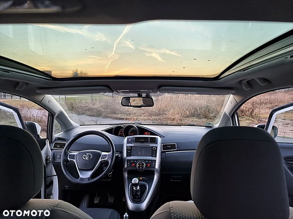 Toyota Verso 1.8 Edition - 24