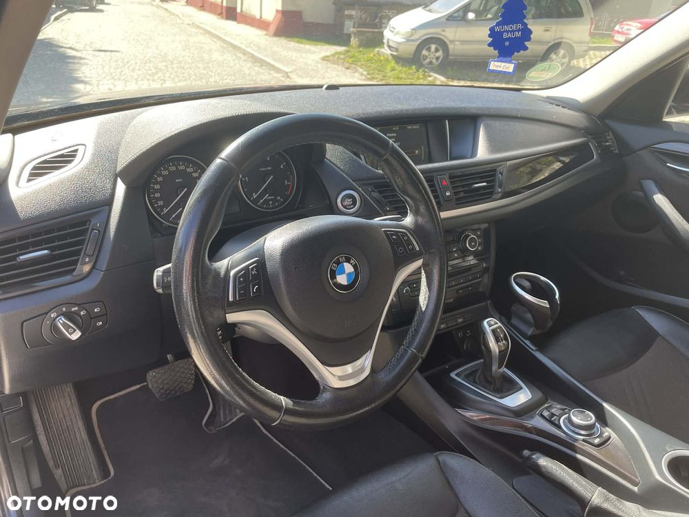 BMW X1 sDrive18d xLine - 13