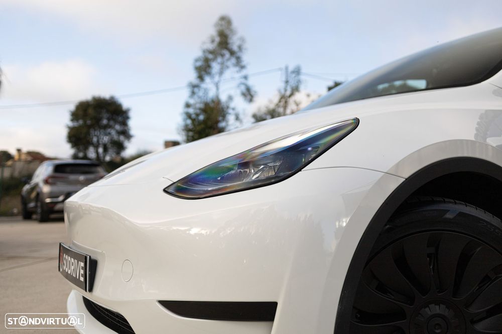Tesla Model Y Standard RWD - 15