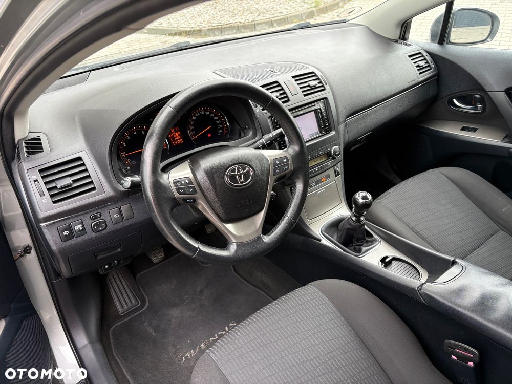 Toyota Avensis 1.8 Sol NAVI - 14