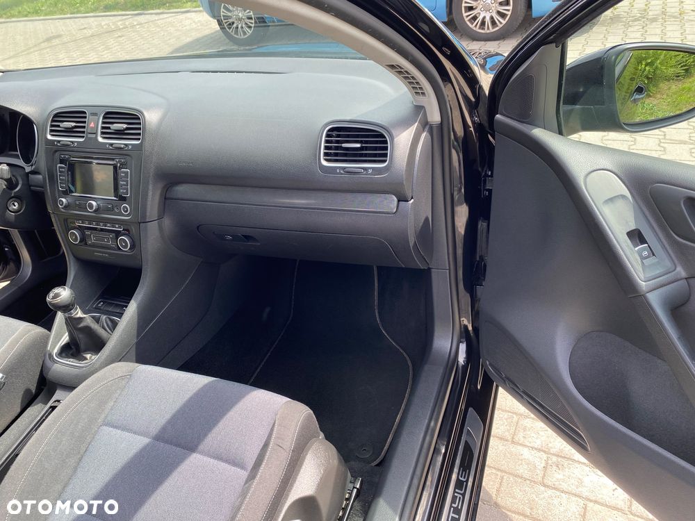 Volkswagen Golf 1.6 TDI DPF Style - 21