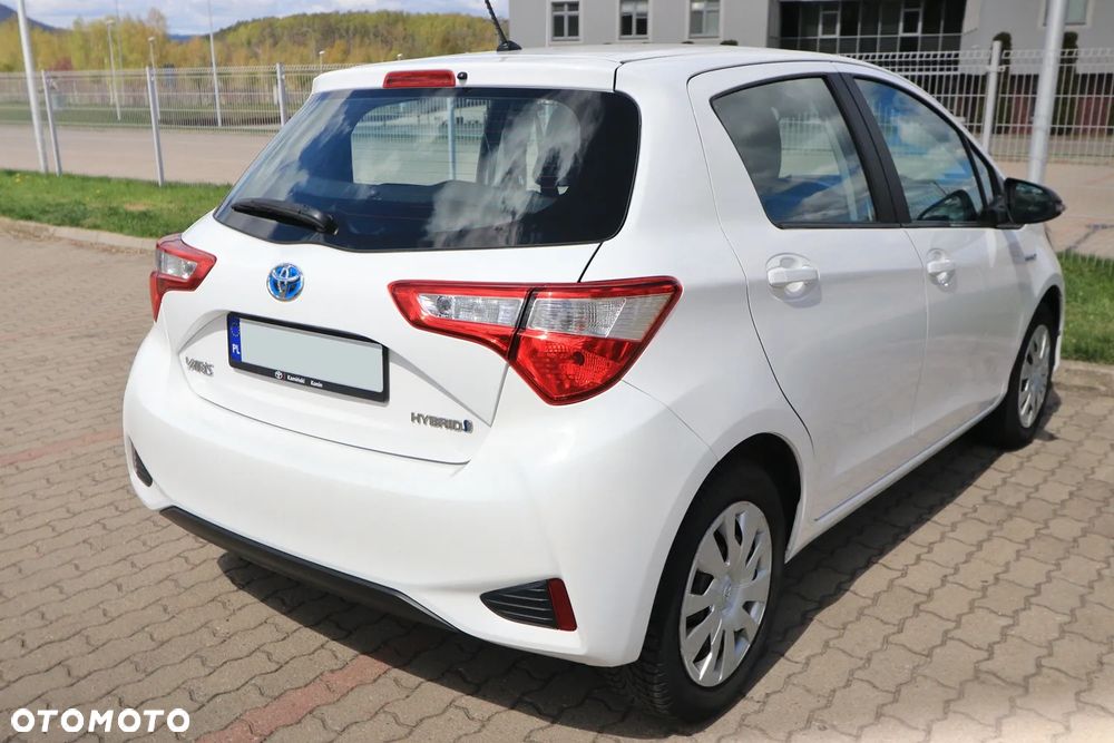 Toyota Yaris Hybrid 100 Active EU6 - 8