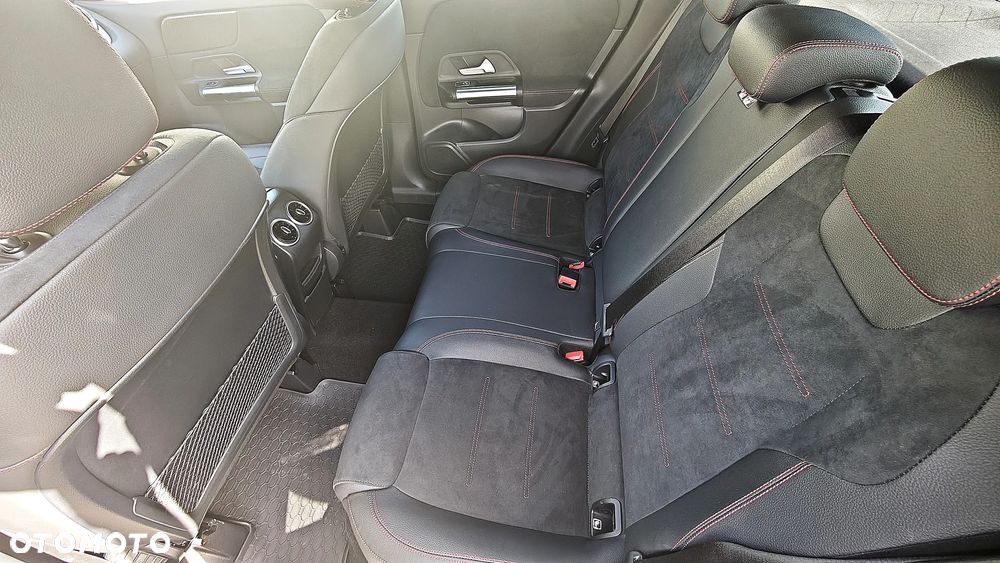 Mercedes-Benz GLA 200 d 8G-DCT AMG Line - 20