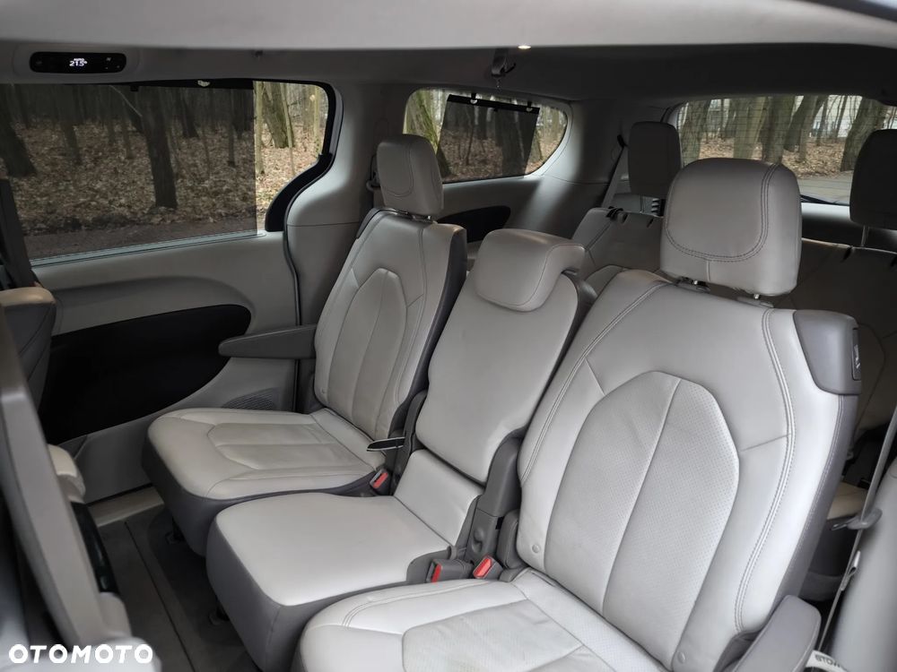 Chrysler Pacifica - 15