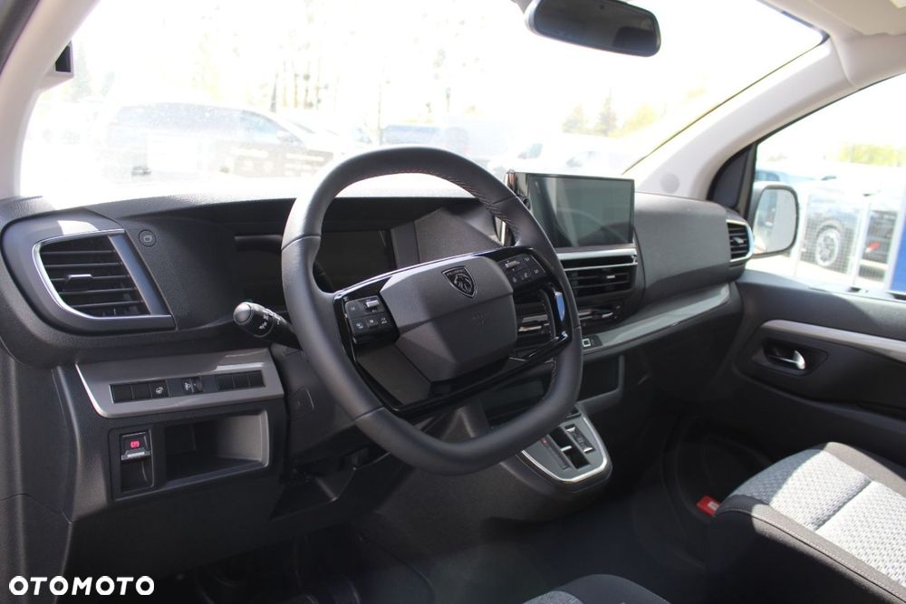 Peugeot Traveller - 15