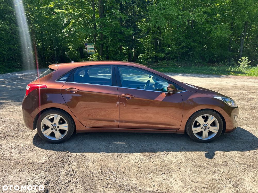 Hyundai i30 blue 1.6 CRDi YES Gold - 4