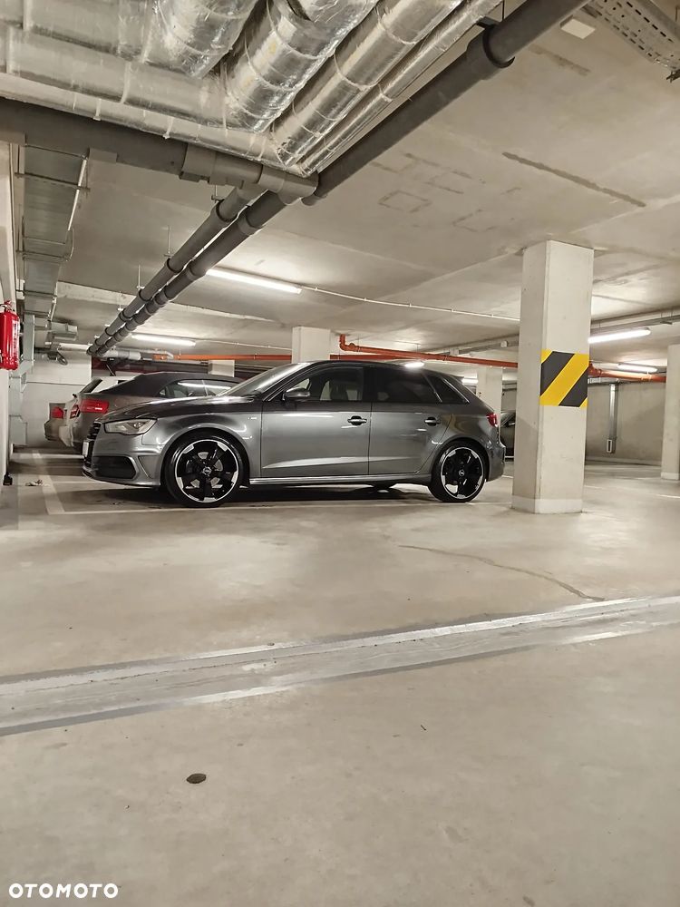 Audi A3 Sportback 2.0 TDI (clean diesel) quattro S tronic Ambiente - 2