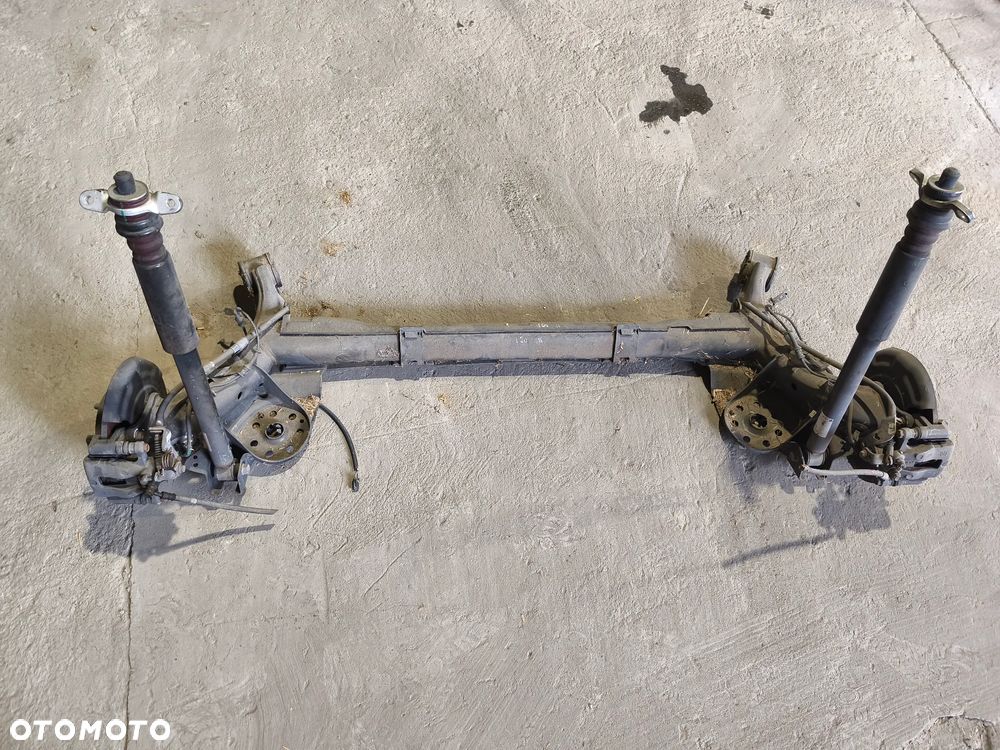 ZAWIESZENIE TYŁ TYLNA KOMPLETNE OŚ BELKA TARCZE HYUNDAI I20 II - 1