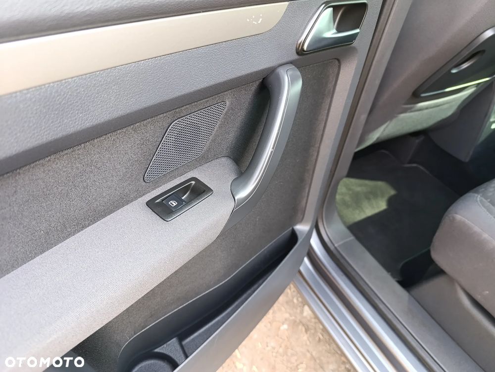 Volkswagen Touran - 20