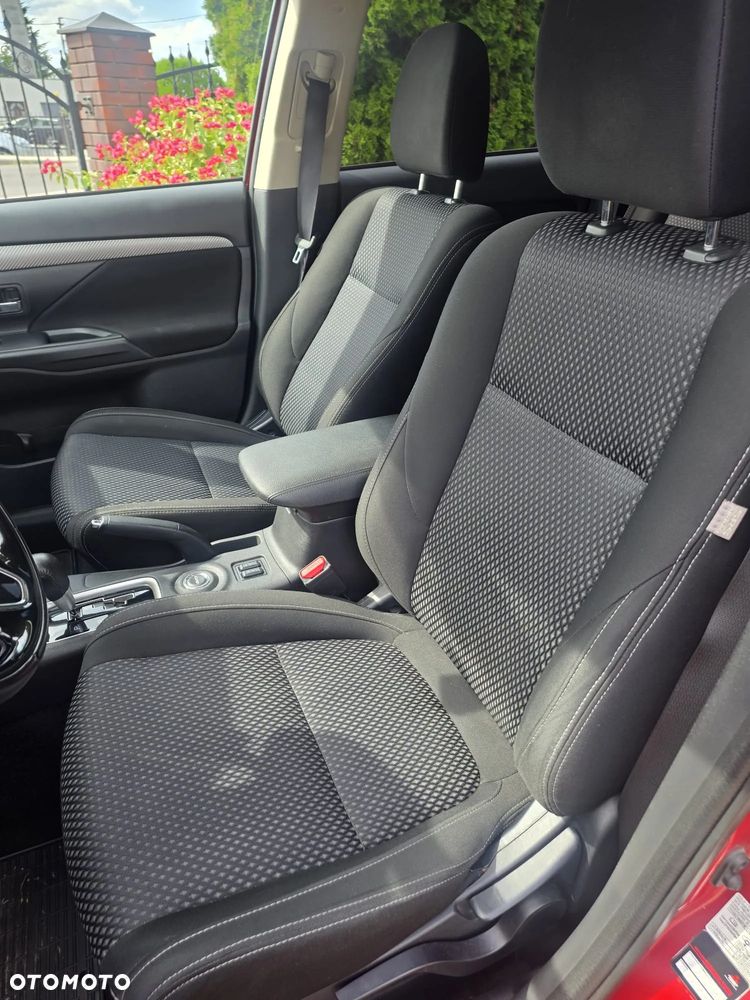 Mitsubishi Outlander 2.2 DI-D 4WD Automatik Instyle - 23