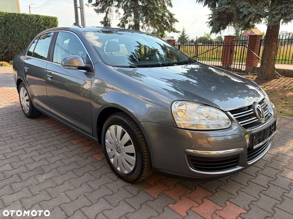 Volkswagen Jetta 1.6 Comfortline - 3