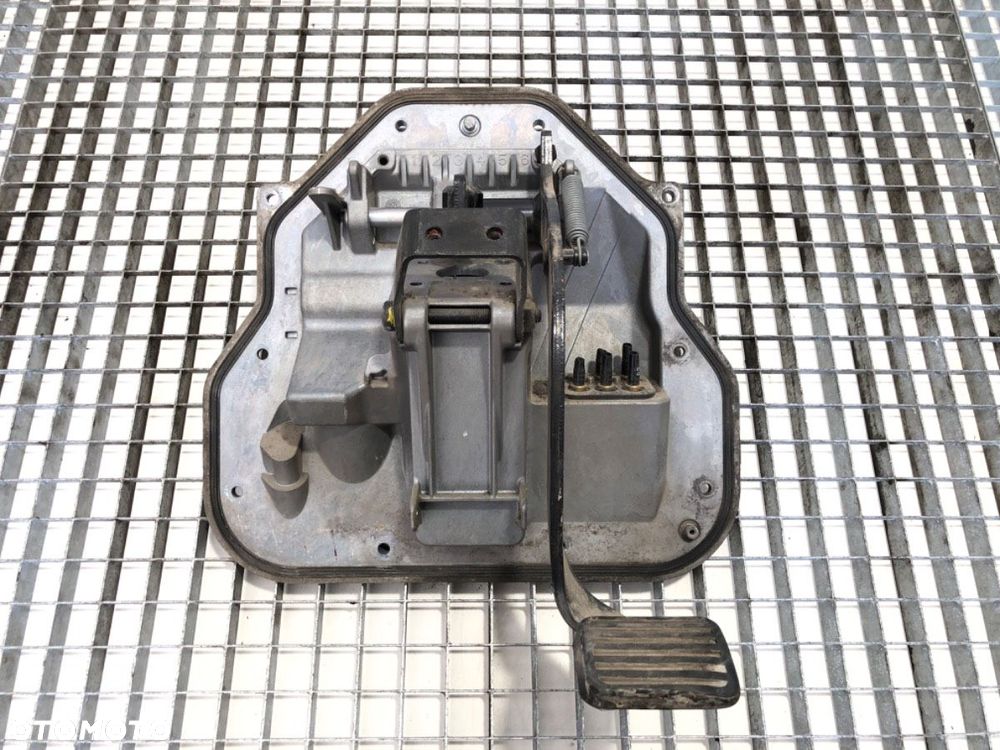 PODSTAWA PŁYTA PEDAŁÓW  DAF XF 106 2013-2022  1845530 9650015546 - 1