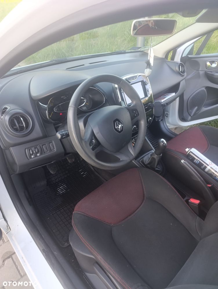 Renault Clio 1.2 16V 75 Life - 5