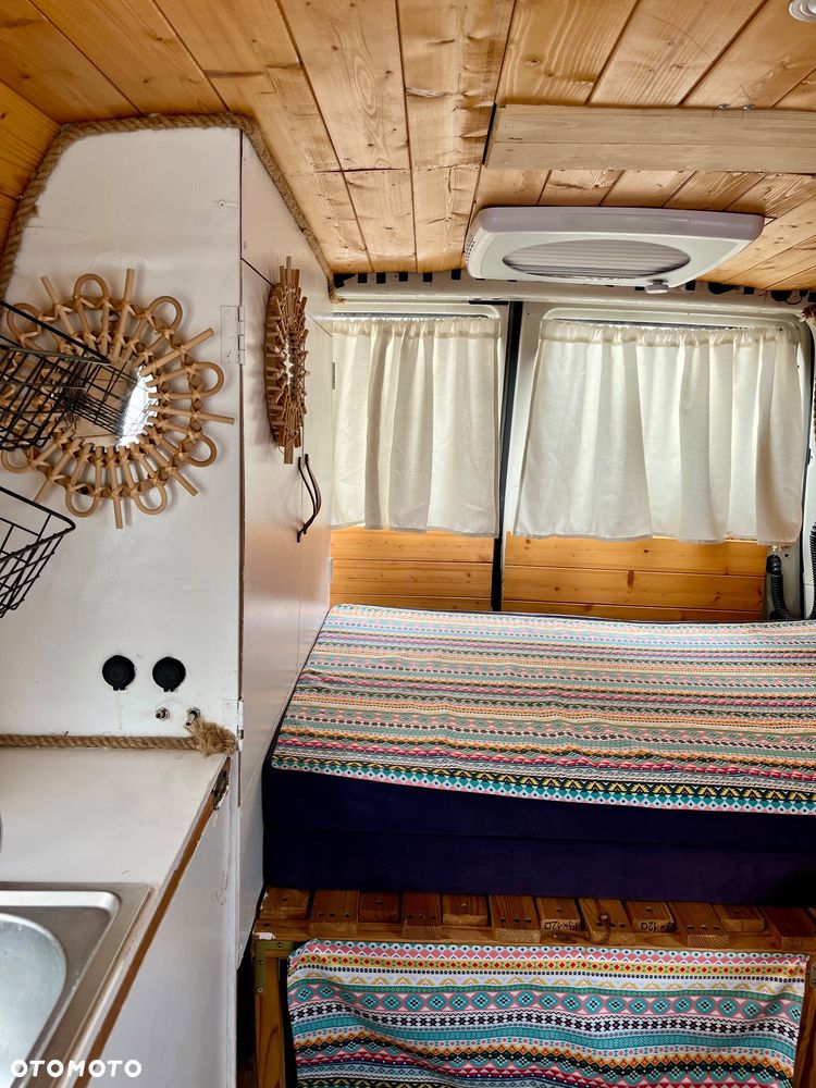 Volkswagen Transporter - 8