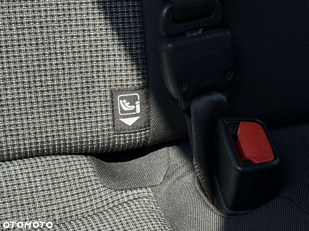 Toyota Yaris - 25